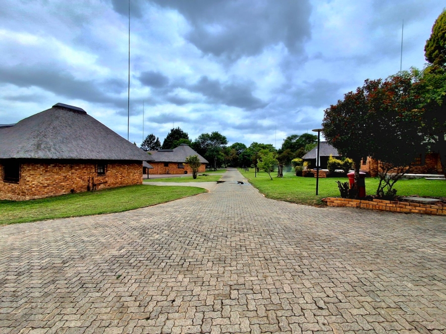 5 Bedroom Property for Sale in River Lodge Estate Free State